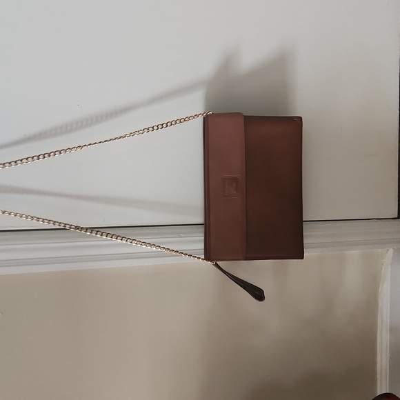 Burberry ( Burberrys ) Vintage Leather Clutch *OPEN TO REASONABLE OFFRRS* - Picture 9 of 11